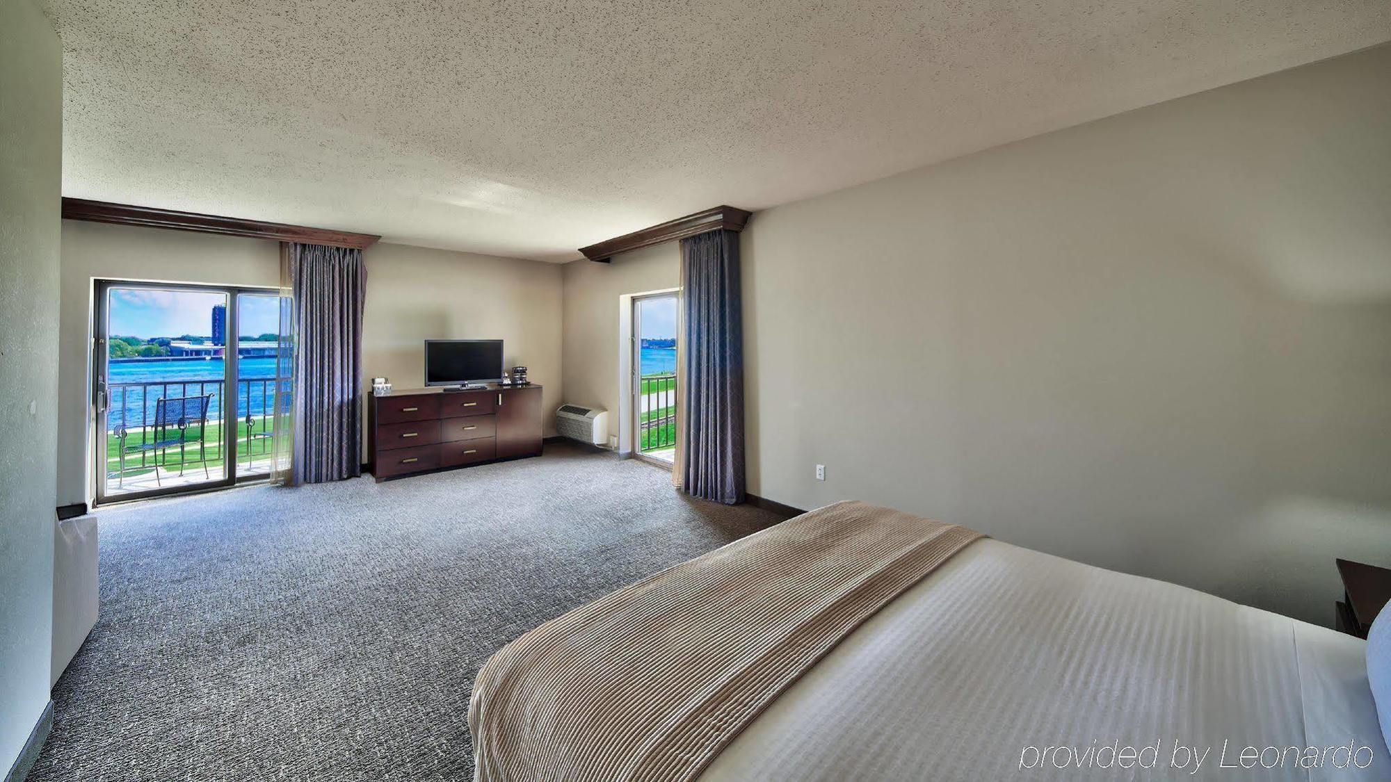 Doubletree By Hilton Port Huron Exterior photo